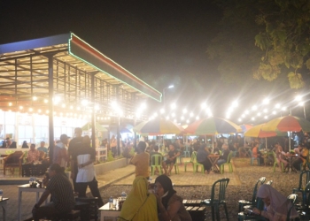 Food Court kini hadir di Kecamatan Limboto, Kabupaten Gorontalo. (Foto: Putra/Gopos)