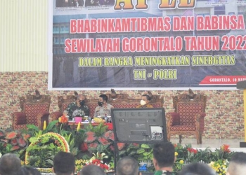 Apel Bhabinkamtibmas dan Babinsa Sewilayah Gorontalo tahun 2022 dalam rangka sinergitas TNI-Polri, di Gedung Kasmat Lahay, Kecamatan Limboto, Kabupaten Gorontalo, Kamis (10/3/2022). (Foto: Putra/Gopos)