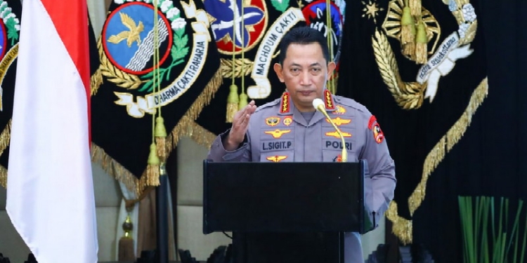 Kapolri Jenderal Listyo Sigit Prabowo membuka rapat kerja teknis (rakernis) gabungan beberapa satuan kerja (satker) di Rupatama Polri, Jakarta Selatan, Selasa (22/3/2022). (foto: humas polri)
