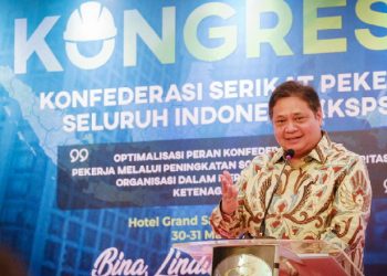 Menteri Koordinator Bidang Perekonomian Airlangga Hartarto saat “Pembukaan Rapat Kerja Nasional (Rakernas) Konfederasi Serikat Pekerja Seluruh Indonesia (KSPSI) dan Kongres X KSPSI Tahun 2022”, di Jakarta, Rabu (30/3).
