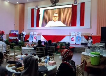 Wali Kota Gorontalo, mengikuti serangkaian kegiatan launching KUR Bank SulutGo melalui Daring, Rabu (30/3/2022). Foto : Sari/gopos