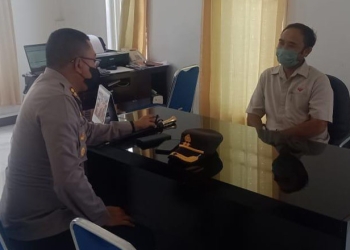 Kapolres Pohuwato, AKBP Joko Sulistiyono mengecek ketersediaan minyak goreng di distributor PT Awet Sarana Sukses Marisa