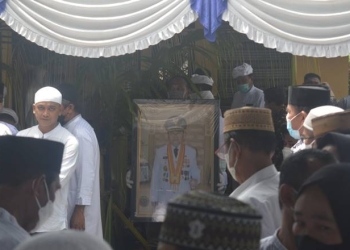 Kondisi rumah duka di kediaman alm. Indra Yasin di JDS Atas, Kota Gorontalo, Kamis (3/3/2022) (putra/gopos)