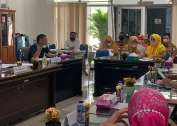 Rapat Komisi IV Deprov Gorontalo bersama mitra Biro Pemerintahan dan Kesra serta Dinas Sosial dan Pemberdayaan Perempuan dan Anak Provinsi Gorontalo, Senin (7/3/2022) (istimewa)