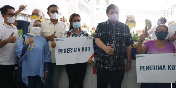 Menteri Koordinator Bidang Perekonomian Airlangga Hartarto menuturkan, pemerintah telah memutuskan untuk memperpanjang tambahan subsidi bunga Kredit Usaha Rakyat (KUR) sebesar 3 persen selama 6 bulan.