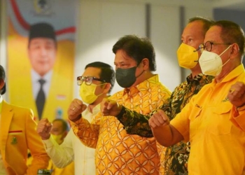 Ketua Umum DPP Partai Golkar Airlangga Hartarto menargetkan partai beringin bisa menang mutlak di Indonesia timur.