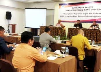 Pelaksanaan Bimbingan Teknis (Bimtek) hari pertama DPRD Kabupaten Bone Bolango di Cavinton Hotel Yogyakarta, Kamis (10/3/2022) yang bertemakan Peningkatan Kapasitas Tugas dan Wewenang DPRD Kabupaten Bone Bolango Tahun 2022.  (Foto: Istimewa)