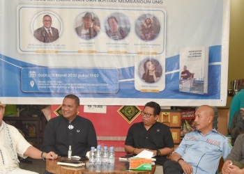 Bedah Buku Mengayuh di Antara Gelombang (dok. UNG)