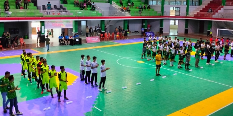 Total ada 18 Tim futsal di Provinsi Gorontalo siap bertarung di ajang Open Turnament Futsal NDH Cup 2022 yang dilaksanakan di GOR David Toni, Kecamatan Limboto, Kabupaten Gorontalo, Selasa (15/3/2022). (Foto: Putra/Gopos)