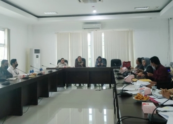 Rapat Komisi II DPRD Provinsi Gorontalo bersama Bank BTPN serta pihak nasabah, Senin (21/3/2022) (muhajir/gopos)