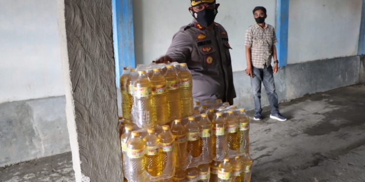 Kapolres Bone Bolango Cek Ketersediaan Minyak Goreng Jelang Ramadan