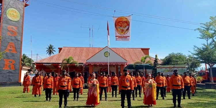 Peringatan HUT Basarnas ke-50, oleh tim SAR Gorontalo, Selasa (1/3/2022). (Foto: Sari/gopos)