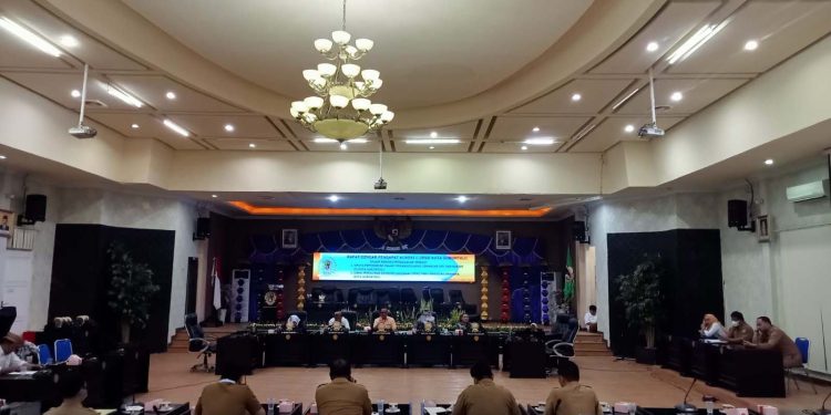 Rapat dengar pendapat komisi C DPRD Kota Gorontalo dalam hal antisipasi banjir di wilayah Kota, Senin (21/3/2022). (Foto: Sari/gopos)