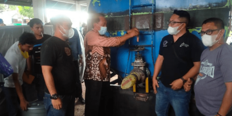 Minyak goreng curah sebanyak 20.000 liter telah sampai di Gorontalo. Selanjutnya minyak goreng curah ini akan didistribusikan khusus untuk Kabupaten Boalemo dan Pohuwato. (Foto dok. Komperindag)