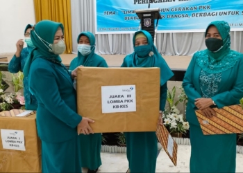 TP-PKK Kab. Gorontalo dibawah kepemimpinan Fory Naway dan Sitti Fatrah Sunge, berhasil menyabet prestasi di tingkat Provinsi Gorontalo. (Foto: Istimewa)