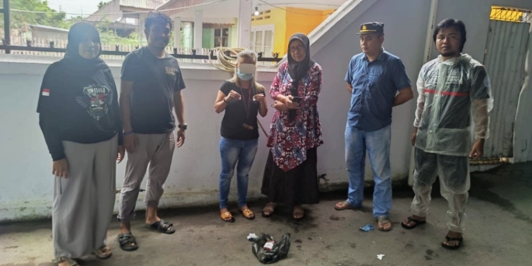 Kepolisian Resor (Polres) Gorontalo melalui Satuan Reserse Narkoba berhasil mengamankan seorang wanita berinisial FSD (30) yang diduga membawa Narkotika Jenis Sabu, Minggu (13/03/2022). (Foto: Istimewa)