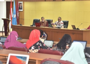 Rektor UNG Dr. Ir. Eduart Wolok, ST, MT, memberikan arahan dalam workshop penyiapan akreditasi prodi unggul menuju UNG dengan predikat akreditasi unggul. (Dok. UNG)