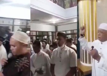 Tangkapan layar video jamaah nyanyi Lagu Indonesia Raya sebelum salat tarawih. (Suarariau.id)