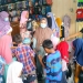 Keceriaan anak-anak yatim piatu dan dhuafa saat berbelanja gratis yang difasilitasi oleh Masjid 3M Pohuwato, Selasa (20/4/2022). (Yusuf/gopos)