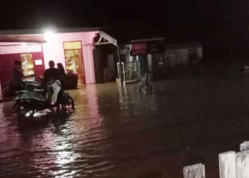 Situasi banjir yang melanda empat desa di Kecamatan Monano, Kabupaten Gorontalo Utara, Selasa (5/4/2022). (istimewa)