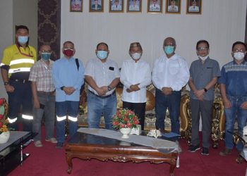Bupati Pohuwato Saipul Mbuinga melakukan pertemuan dengan PT PETS, Jum'at 08/04/2022 (Istimewa)