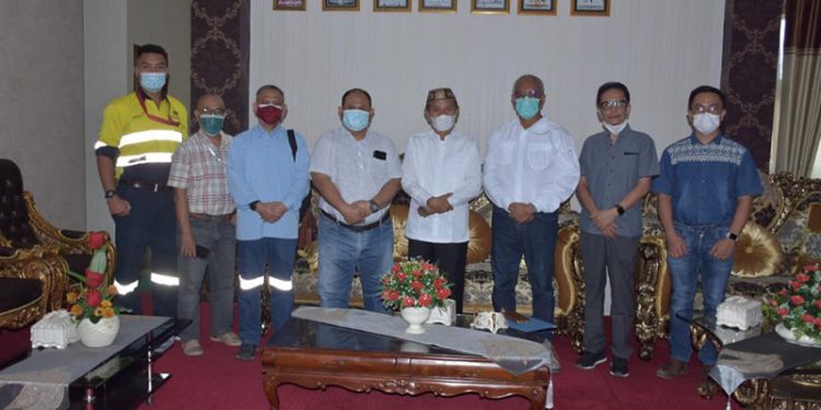 Bupati Pohuwato Saipul Mbuinga melakukan pertemuan dengan PT PETS, Jum'at 08/04/2022 (Istimewa)