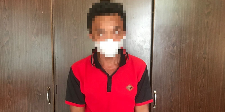 Terduga pencabulan anak kandung, IA, diamankan pihak Kepolisian Polsek Kota Barat. (istimewa)