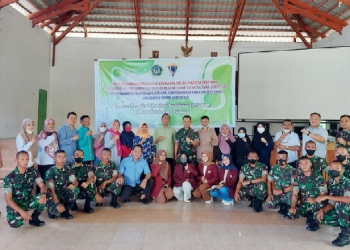 Sesi Foto Jurusan Agroteknologi, Fakultas Pertanian, UNG, Bersama Yonif 713/Satya Tama Usai Melaksanakan Sosialisasi Ketahanan Pangan, Kamis 31/03/2022 (Istimewa)