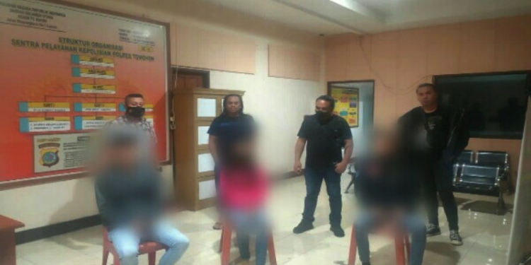 Tim Resmob Satuan Reskrim Polres Tomohon mengamankan seorang pria yang diduga melalukan penganiayaan di Kelurahan Tumatangtang, Tomohon, Senin (25/4/2022) malam.