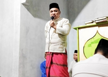 Wakil Bupati Gorontalo, Hendra S Hemeto meningkatkan silahturahmi bersama masyarakat lewat safari Ramadhan yang dilaksanakan di Masjid As-Shabirin, Kelurahan Bioanga, Kecamatan Limboto, Kabupaten Gorontalo, Kamis (7/4/2022). (Foto: Istimewa)