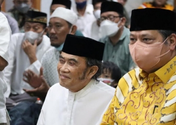 Ketua Umum DPP Partai Golkar Airlangga Hartarto menghadiri acara buka puasa dengan PPK Kosgoro 1957, Seniin (25/4/2022). Acara ini juga menghadirkan Raja Dangdut Rhoma Irama untuk memberi tausyiah.