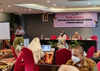 Badan Kependudukan dan Keluarga Berencana Nasional (BKKBN) Gorontalo cegah penurunan angka stunting lewat Workshop Penanganan Stunting di Gorontalo Lewat Studi Kasus Pembelajaran di Aston Hotel dan Villa, Kota Gorontalo, Selasa (12/4/2022). (Foto: Putra/Gopos)