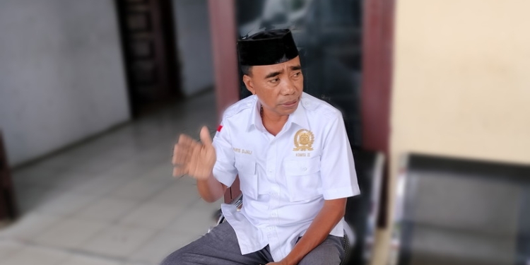 Anggota Komisi II DPRD Kabupaten Bone Bolango, Paris Djali saat dikonfirmasi Senin (18/4/2022). (Foto: Putra/Gopos)