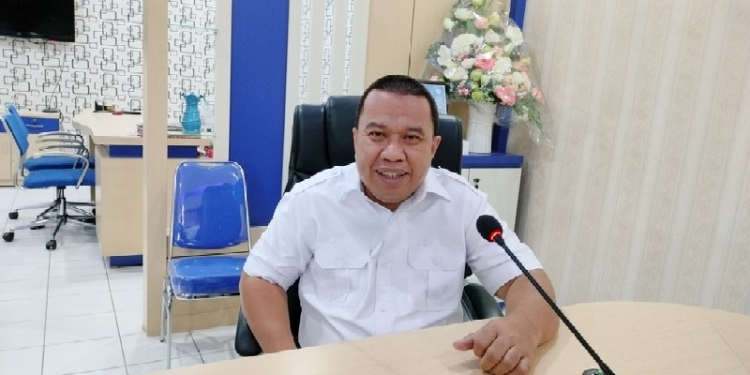 Direktur Perusahaan Air Minum Daerah (Perumda) Tirta Bolango, Yusar Laiya. (Foto: Putra/Gopos)