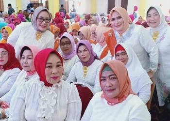 KKAD Kota Gorontalo berpose bersama di sela kegiatan di DPRD Kota Gorontalo.