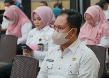Sekwan DPRD Kota Gorontalo NR Monoarfa saat menghadiri rapat koordinasi dan evaluasi terkait penyerapan triwulan satu tahun anggaran 2022 dan persiapan program kegiatan tahun 2022, Rabu (13/4/2022).