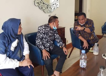 Hais Karel Nusi bersama Ketua Pemenangan Sulawesi Partai NasDem Rachmat Gobel.(Foto istimewa)