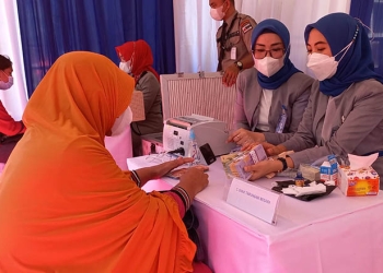 Layanan penukaran uang pecahan kecil yang dilaksanakan KPw Bank Indonesia Provinsi Gorontalo bersama Perbankan di Lapangan Taruna Remaja, Kota Gorontalo, Senin (25/4/2022). (hasan/gopos)