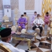 Ketua Komisi B DPRD Kota Gorontalo, Alwi Podungge (pakaian takowa ungu), menghadiri Motenggeyamo, bersama Pemerintah Kota Gorontalo, di rumah dinas Walikota Gorontalo.(Foto Sari)