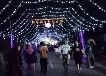 Suasana malam tumbilotohe di Kelurahan Ipilo, Kecamatan Kota Timur, Kota Gorontalo.(Sari/gopos)