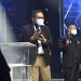 Wali Kota Gorontalo, Marten Taha, ketika menerima penghargaan DIA 2022, Kamis malam (31/3/2022)  di MNC Tower.  Foto : Humas Pemkot