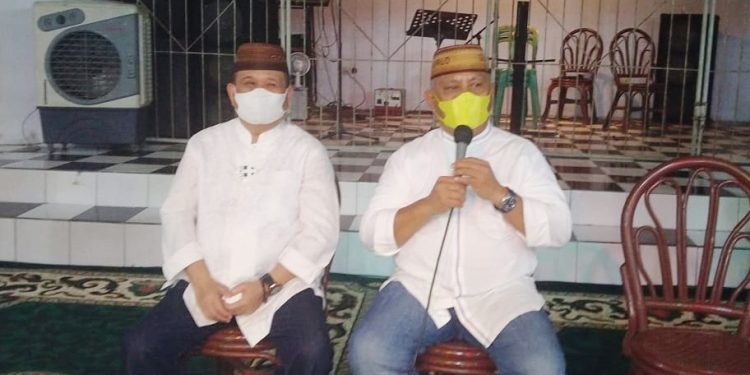 Gubernur Gorontalo, Rusli Habibie bersama Wakilnya Idris Rahim menggelar konferensi pers, Minggu (24/4/2022) (muhajir/gopos)