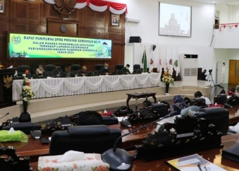 Ketua Pansus LKPJ Gubernur 2021, Meyke Camaru meyampaikan hasil penilaian Pansus terhadap kinerja Gubernur Gorontalo 2021, Senin (11/4/2022) (istimewa)