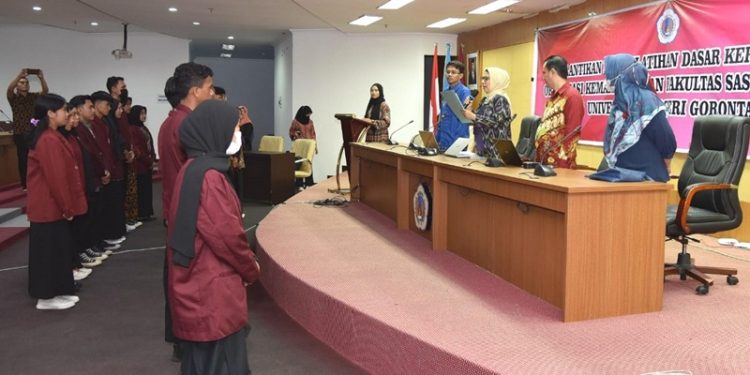 Pengurus organisasi mahasiswa di lingkungan FSB dilantik (dok UNG)