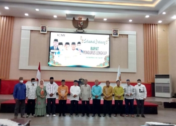 Rapat pengurus lengkap ICMI Kota Gorontalo, di Bandayo rumah dinas Wali Kota Gorontalo, Sabtu (9/4/2022). (Foto: Sari/Gopos)