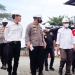Thariq Modanggu didampingi Sekda Gorut, Suleman Lakoro dan Kapolres Gorut, AKPB Juprisan Pratama Ramadhan Nasution  saat meninjau langsung Depo Elpiji yang ada di Kecamatan Anggrek. (foto.isno/gopos)
