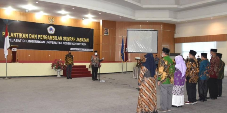 Pelantikan Pejabat UNG