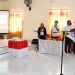 Indra Yasin selaku Ketua PMI Gorut melantik dewan kehormatan dan pengurus PMI Kecamatan Monano. (foto.istimewa)