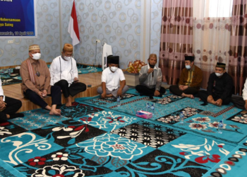 Wagub Gorontalo H. Idris Rahim (kedua kiri), menghadiri silaturahmi yang digelar oleh APTISI Provinsi Gorontalo di Kampus Universitas Bina Mandiri (UBM) Gorontalo, Sabtu (16/4/2022). (Foto: Haris)