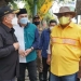 Ketua DPRD Kota Gorontalo Haridi Sidiki saat menghadiri pekerjaan rekonstruksi jalan prof. Dr. Jhon Aryo Katili Kota Gorontalo. Sabtu (16/4/2022).(Foto Arif Masui)